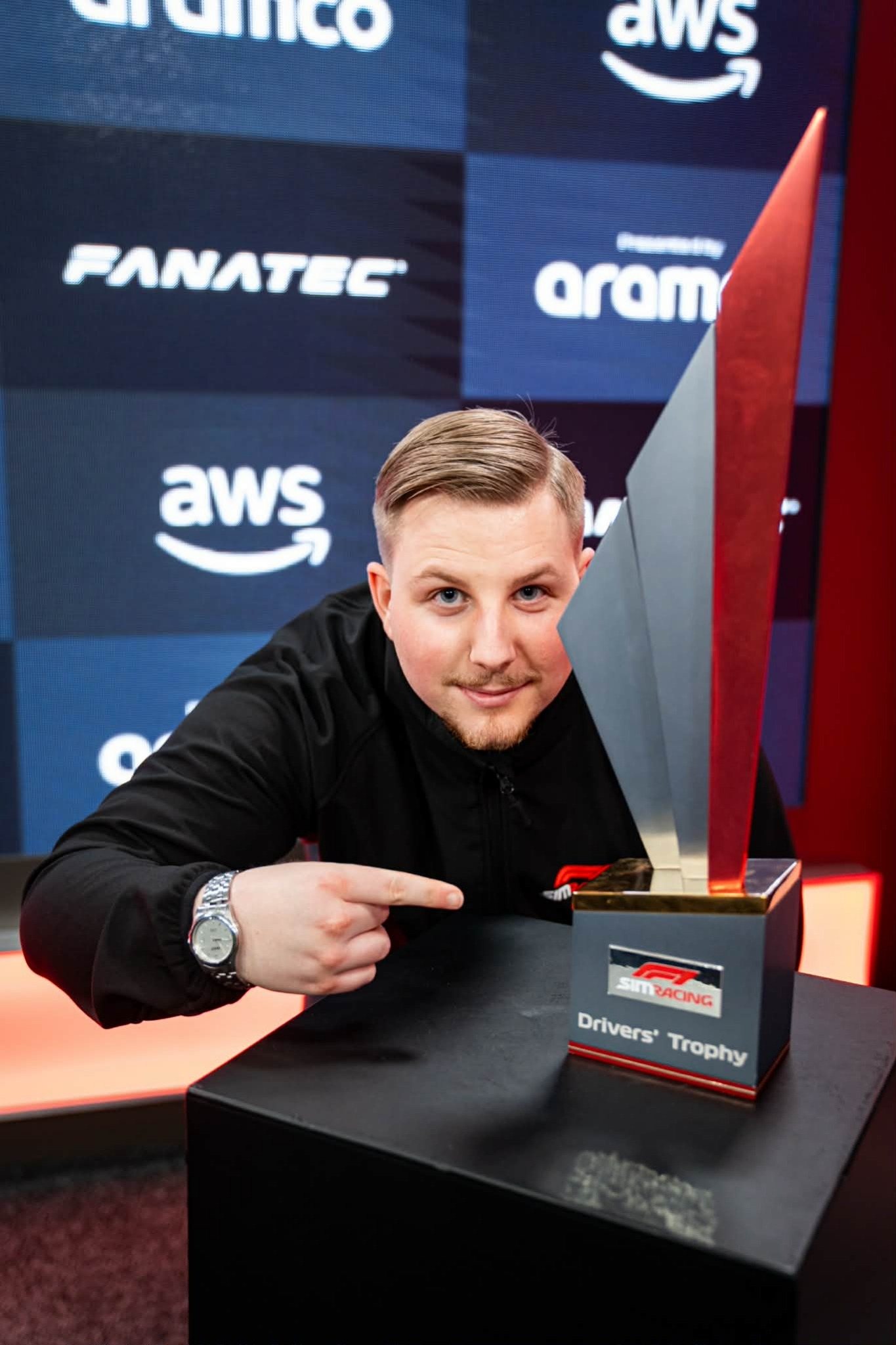 Totte Wallin with the F1 Sim Racing Drivers' Trophy